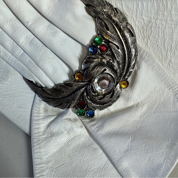 Vintage 80s Stefanie Kushner White Leather Belt Jeweled Feather Buckle Size S - Picture 5 of 16